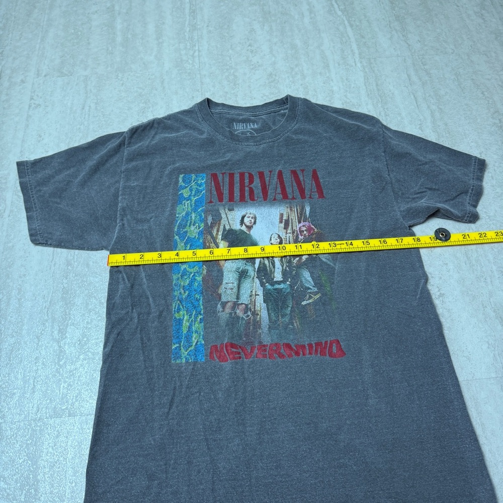Nirvana shirt Nevermind Graphic Tee - Picture 5 of 6